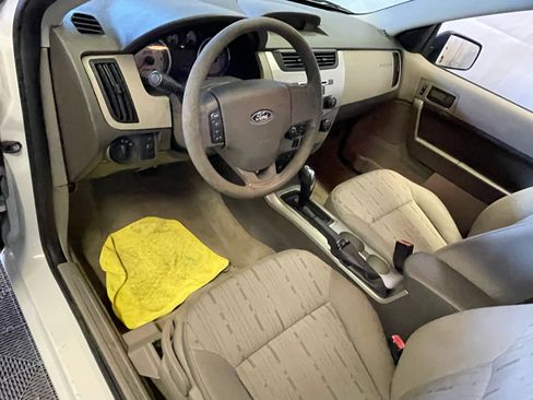 Used 2010 Ford Focus SE image 26