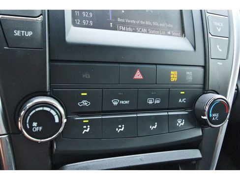 Used 2015 Toyota Camry SE FWD image 23