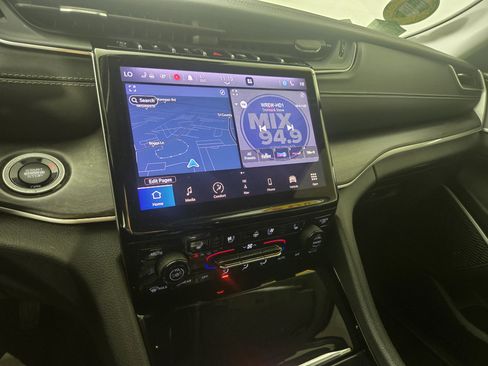 Used 2023 Jeep Grand Cherokee L Limited w/ Luxury Tech Group II image 24