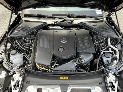 Certified 2025 Mercedes-Benz E 350 4MATIC Sedan w/ MBUS Superscreen Package image 32