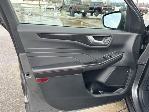 Used 2025 Ford Escape ST-Line Select image 12