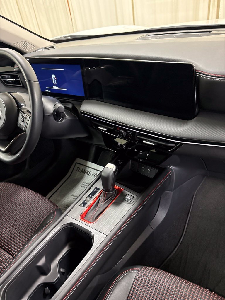 Used 2025 Nissan Kicks SR FWD image 23