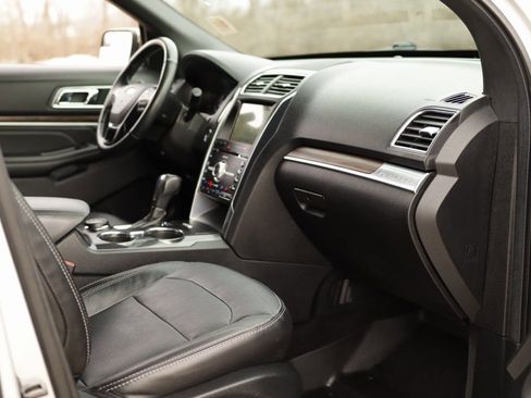 Used 2018 Ford Explorer Limited image 33