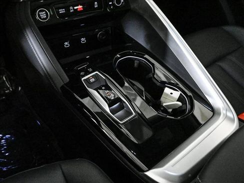 Certified 2025 Audi Q5 Premium w/ Convenience Package AWD/4WD image 12