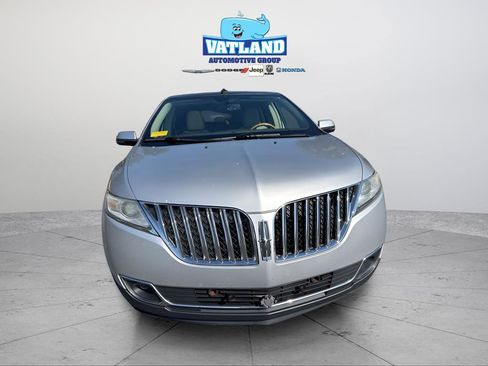 Used 2012 Lincoln MKX AWD image 2