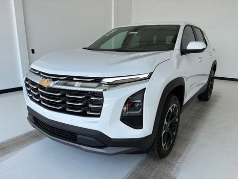 New 2027 Chevrolet Equinox LT w/ LPO, Floor Liner Package FWD image 16