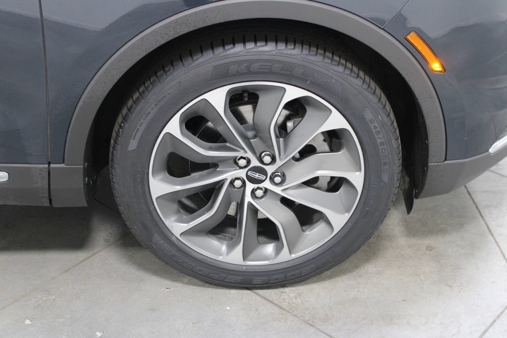 Used 2023 Lincoln Nautilus Reserve AWD/4WD image 13