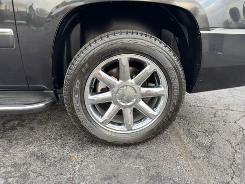 Used 2011 GMC Yukon XL Denali image 10