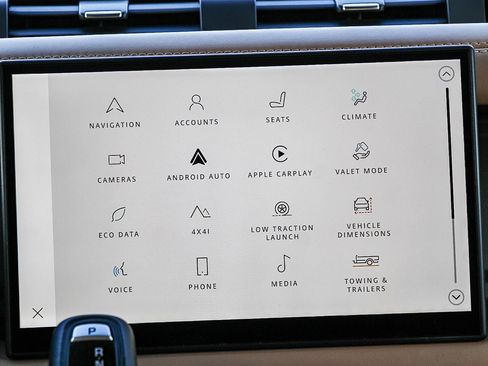 Used 2025 Land Rover Defender 130 X-Dynamic SE image 14