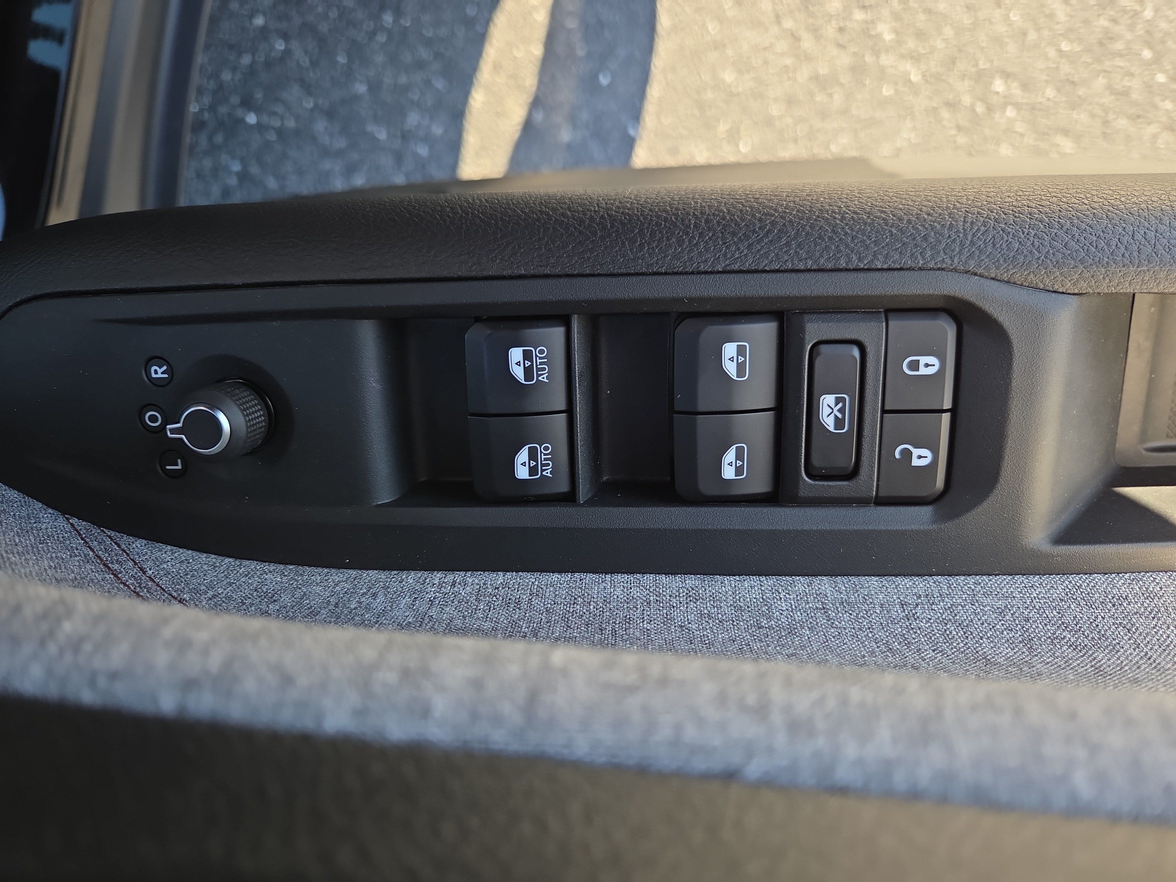 Certified 2024 Jeep Compass Latitude AWD/4WD image 32