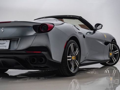 Used 2019 Ferrari Portofino RWD image 12