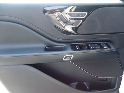 Used 2026 Lincoln Aviator AWD w/ Jet Appearance Package image 20