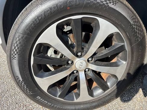 Used 2017 Kia Sorento EX w/ EX Advanced Touring Package FWD image 5