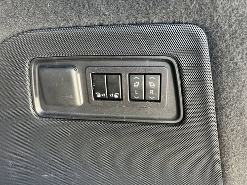 Used 2023 Cadillac Escalade Sport Platinum AWD/4WD image 29