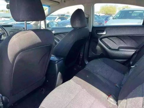 Used 2017 Kia Forte LX image 16