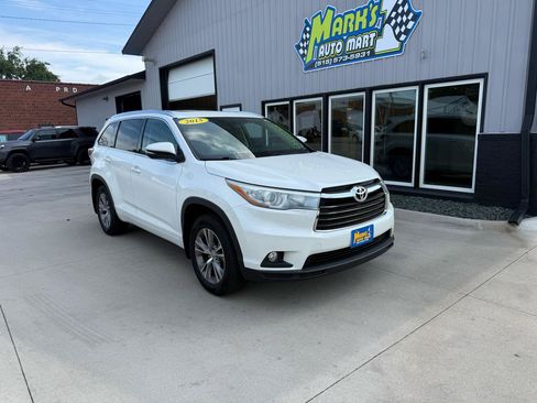 Used 2015 Toyota Highlander XLE AWD/4WD image 1