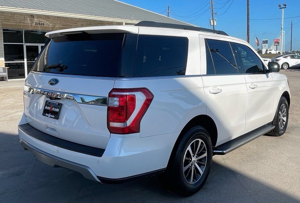 Used 2019 Ford Expedition XLT w/ Equipment Group 202A RWD image 4