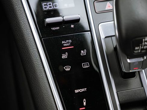 Used 2018 Porsche Panamera 4S image 11