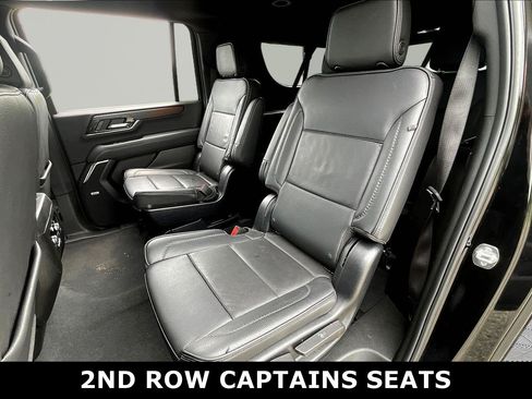 Used 2025 GMC Yukon XL Denali AWD/4WD image 8