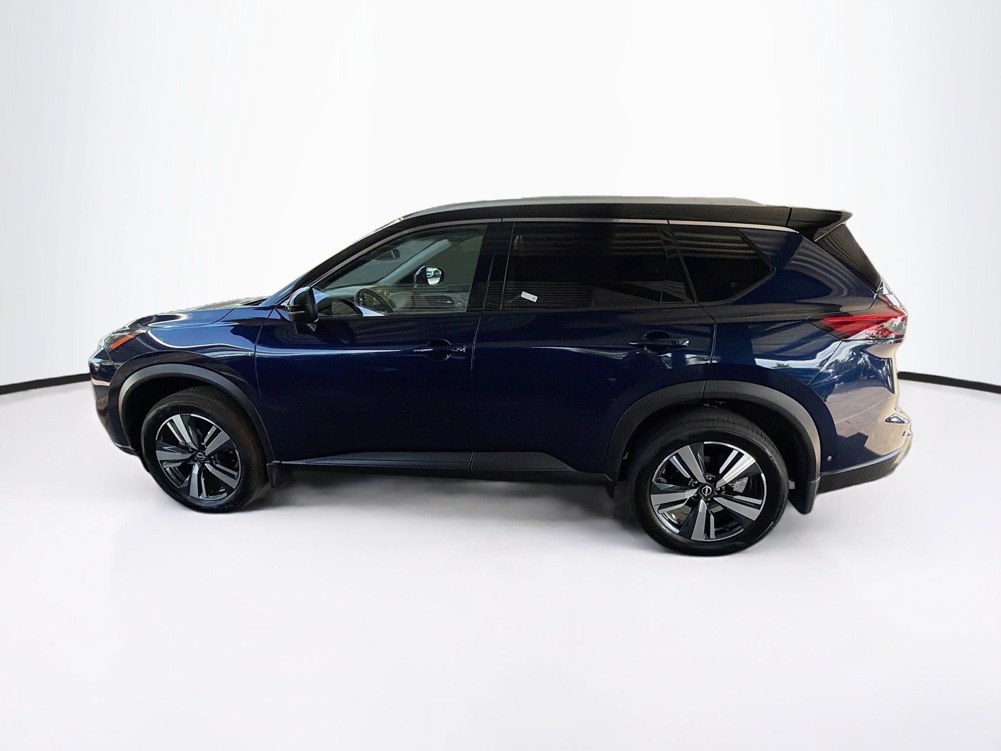 Used 2025 Nissan Rogue SL w/ SL Premium Package AWD/4WD image 4
