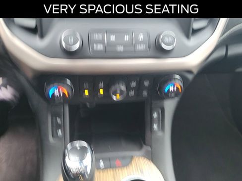 Used 2017 GMC Acadia Denali w/ Technology Package image 25