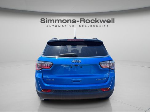 Used 2025 Jeep Compass Limited AWD/4WD image 4