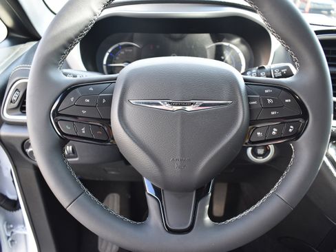 Used 2024 Chrysler Pacifica Hybrid S Appearance Pkg w/ Uconnect Theater Family Group image 13