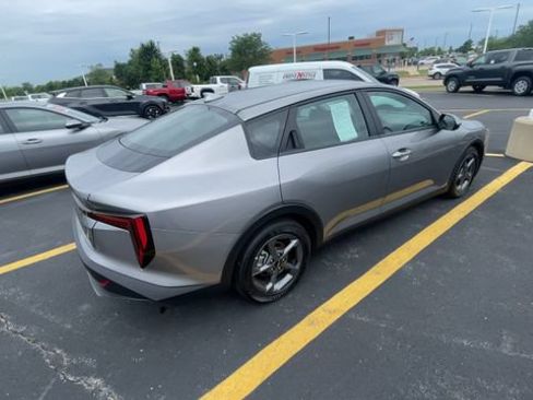 Used 2025 Kia K4 FWD image 2