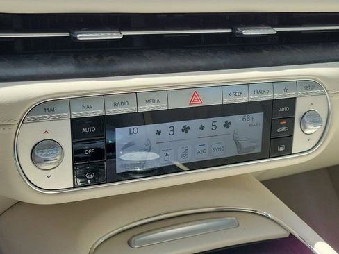 Used 2025 Genesis G90 3.5T AWD/4WD image 31