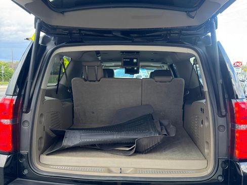 Used 2017 Chevrolet Suburban Premier image 26