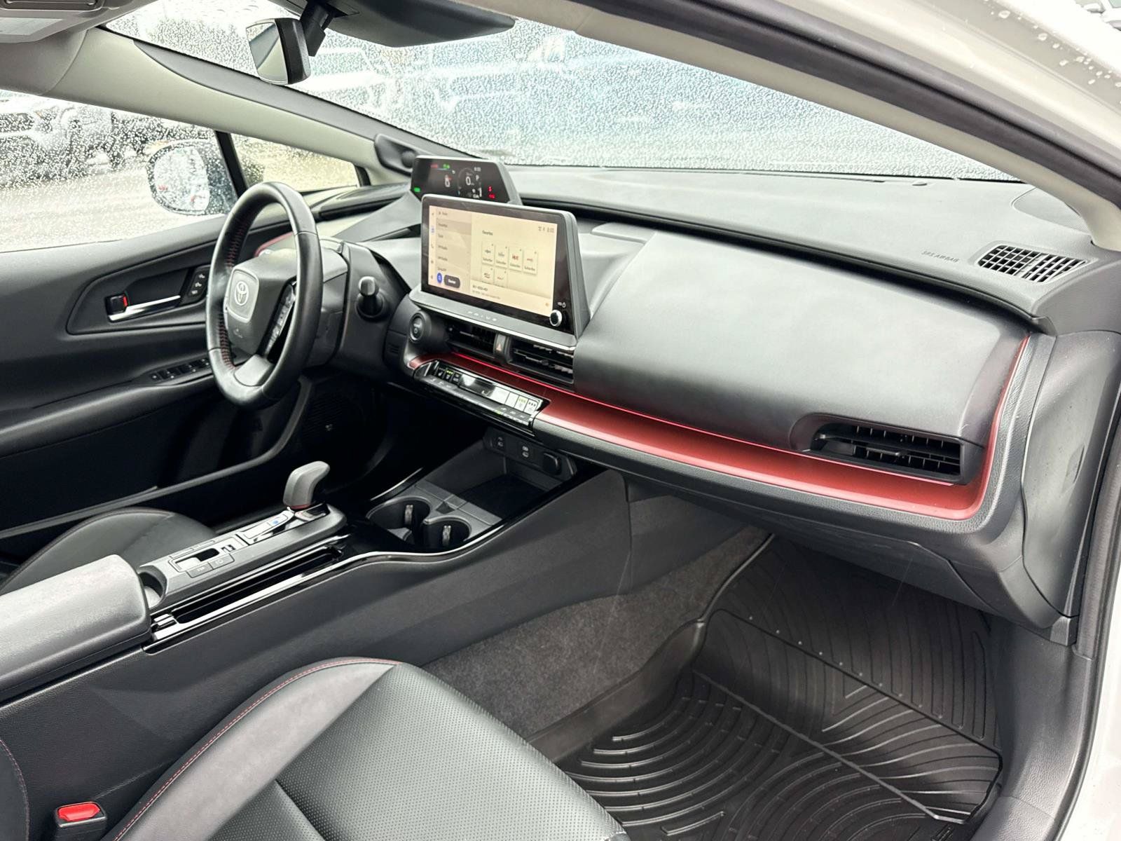 Used 2023 Toyota Prius Prime Premium FWD image 18