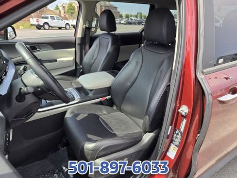 Used 2024 Kia Carnival LX FWD image 9