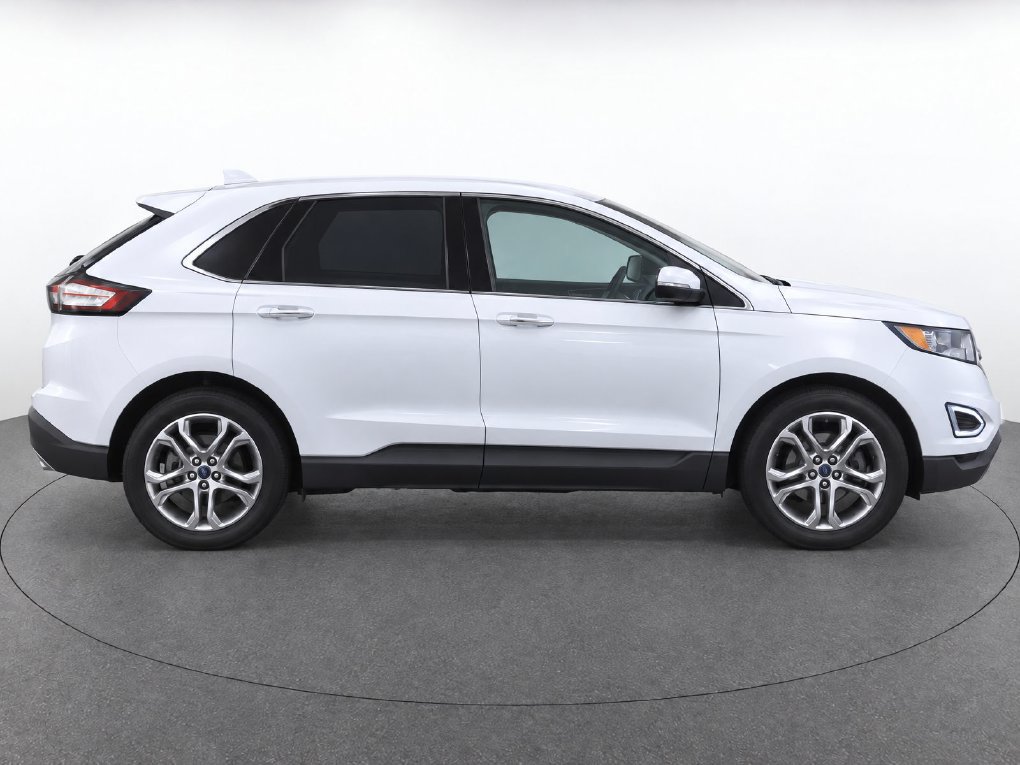 Used 2018 Ford Edge Titanium w/ Technology Package FWD image 11