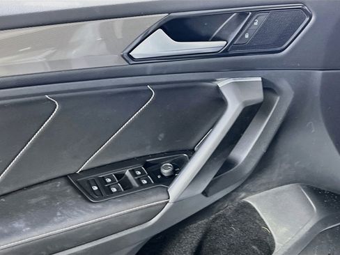 Used 2023 Volkswagen Tiguan SE AWD/4WD image 17