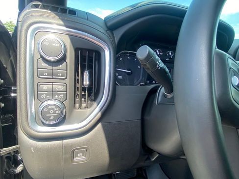 Used 2023 GMC Sierra 2500 AT4 w/ AT4 Preferred Package AWD/4WD image 12
