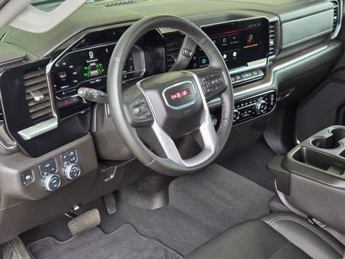 Used 2024 GMC Sierra 1500 SLT AWD/4WD image 10