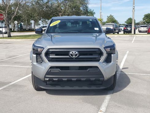 Used 2025 Toyota Tacoma SR image 8