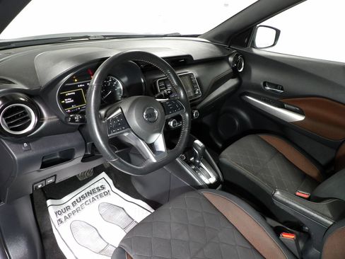 Used 2019 Nissan Kicks SR FWD image 10