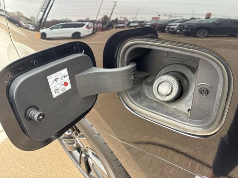 Used 2023 Lincoln Navigator Reserve image 13