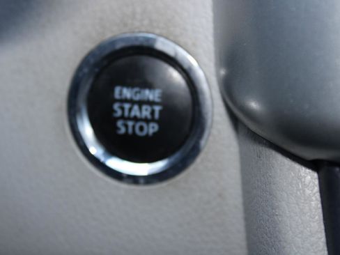 Used 2017 Toyota Highlander XLE image 25