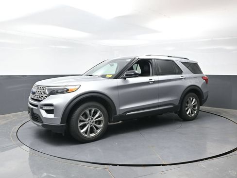 Used 2022 Ford Explorer Limited w/ Equipment Group 301A AWD/4WD image 10