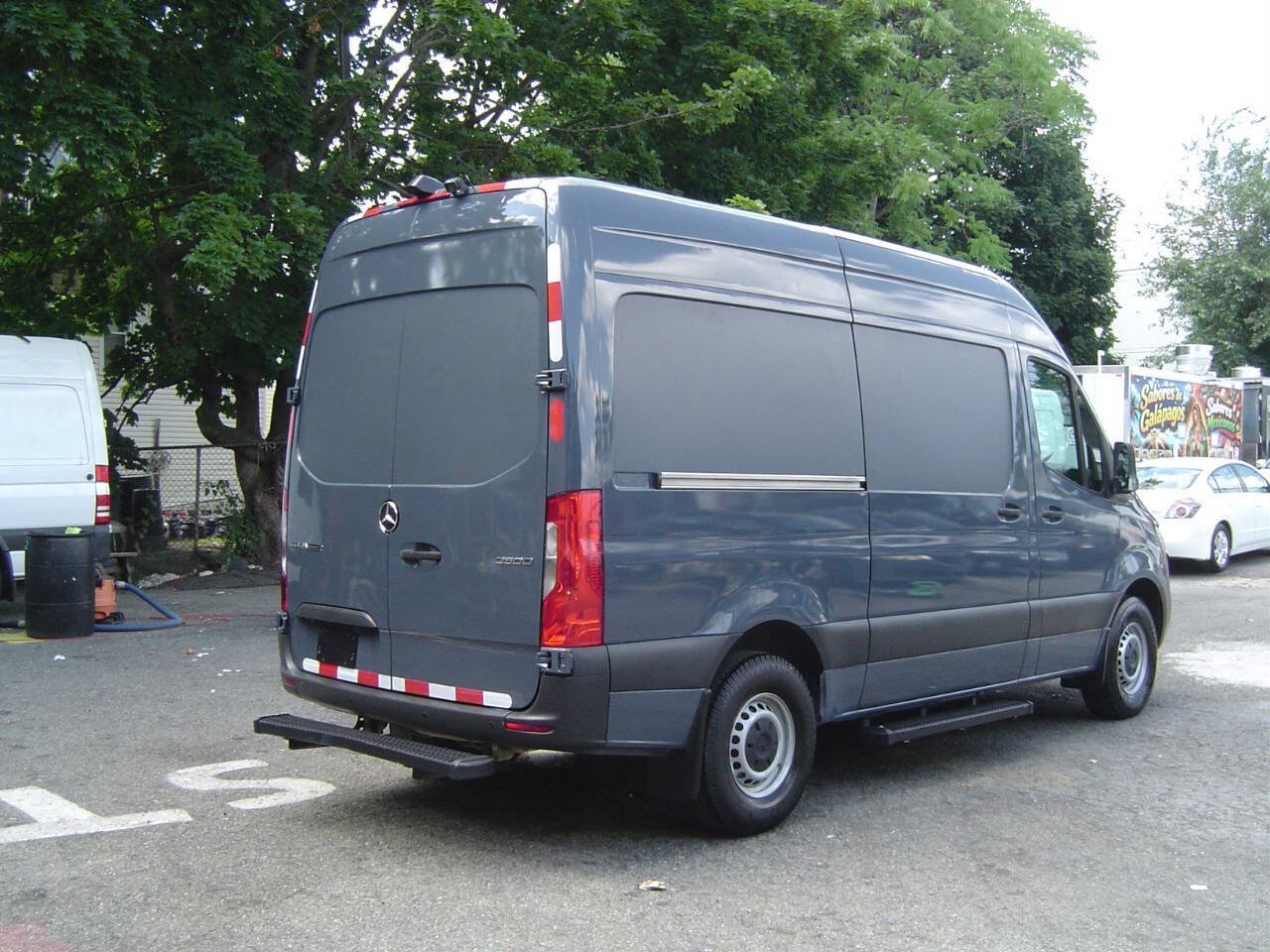 Used 2019 Mercedes-Benz Sprinter 144 image 4