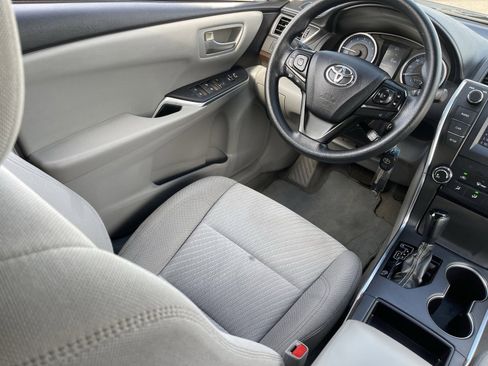 Used 2016 Toyota Camry LE image 15