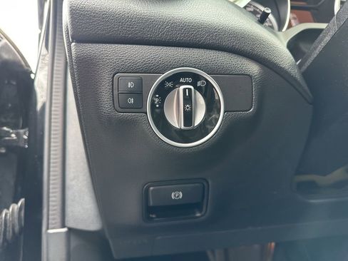 Used 2018 Mercedes-Benz GLA 250 4MATIC image 50