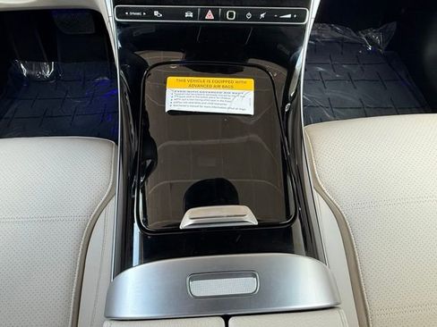 Used 2025 Mercedes-Benz C 300 Sedan image 27