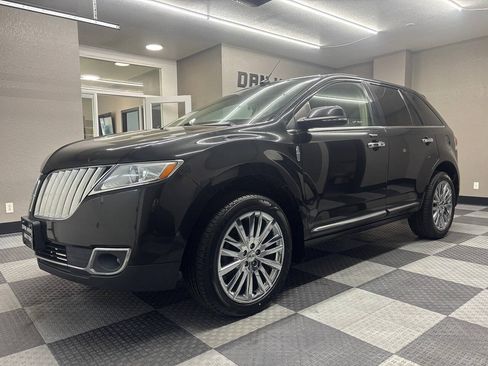 Used 2014 Lincoln MKX AWD w/ Equipment Group 101A image 2