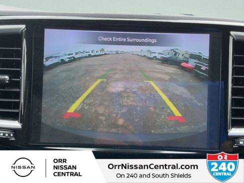 Used 2023 Chrysler Pacifica Touring-L FWD image 25
