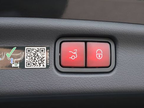 Certified 2024 Mercedes-Benz C 300 4MATIC Sedan image 18