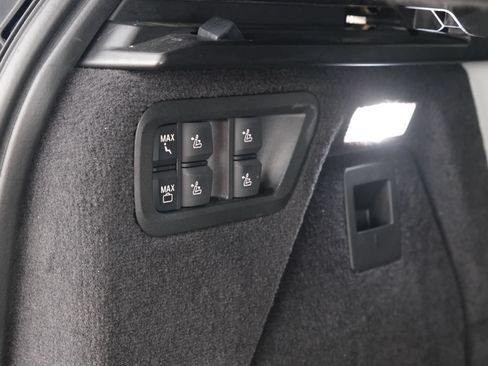 Used 2024 BMW X7 xDrive40i w/ Premium Package AWD/4WD image 40