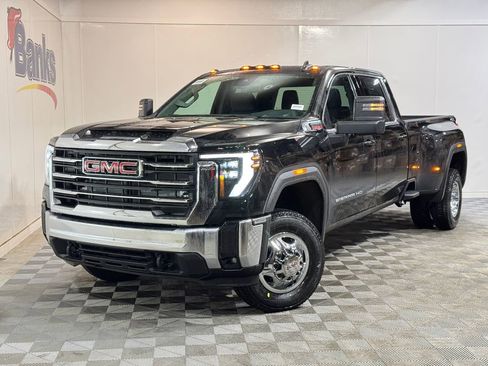 New 2026 GMC Sierra 3500 SLE w/ SLE Value Package AWD/4WD image 2